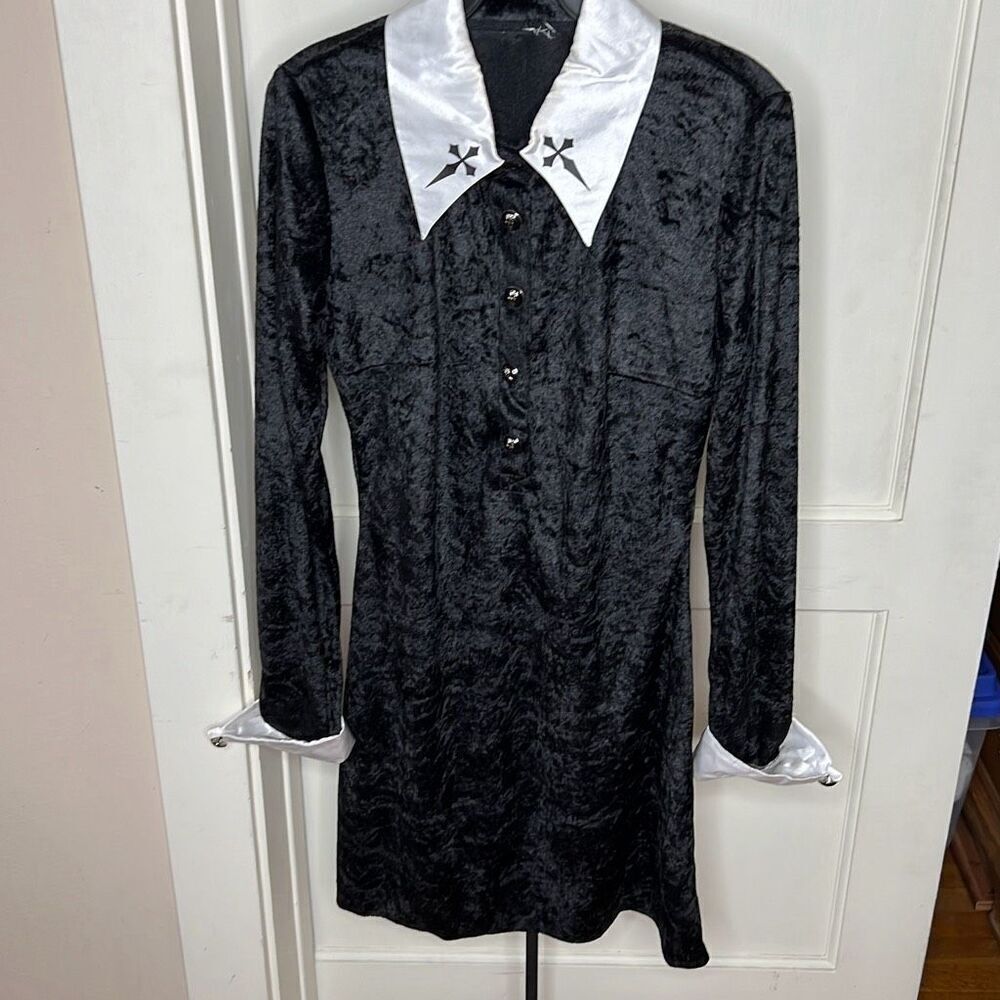Dreamgirl Addams Family Wednesday Velvet Halloween Costume Goth Cosplay Small Nw